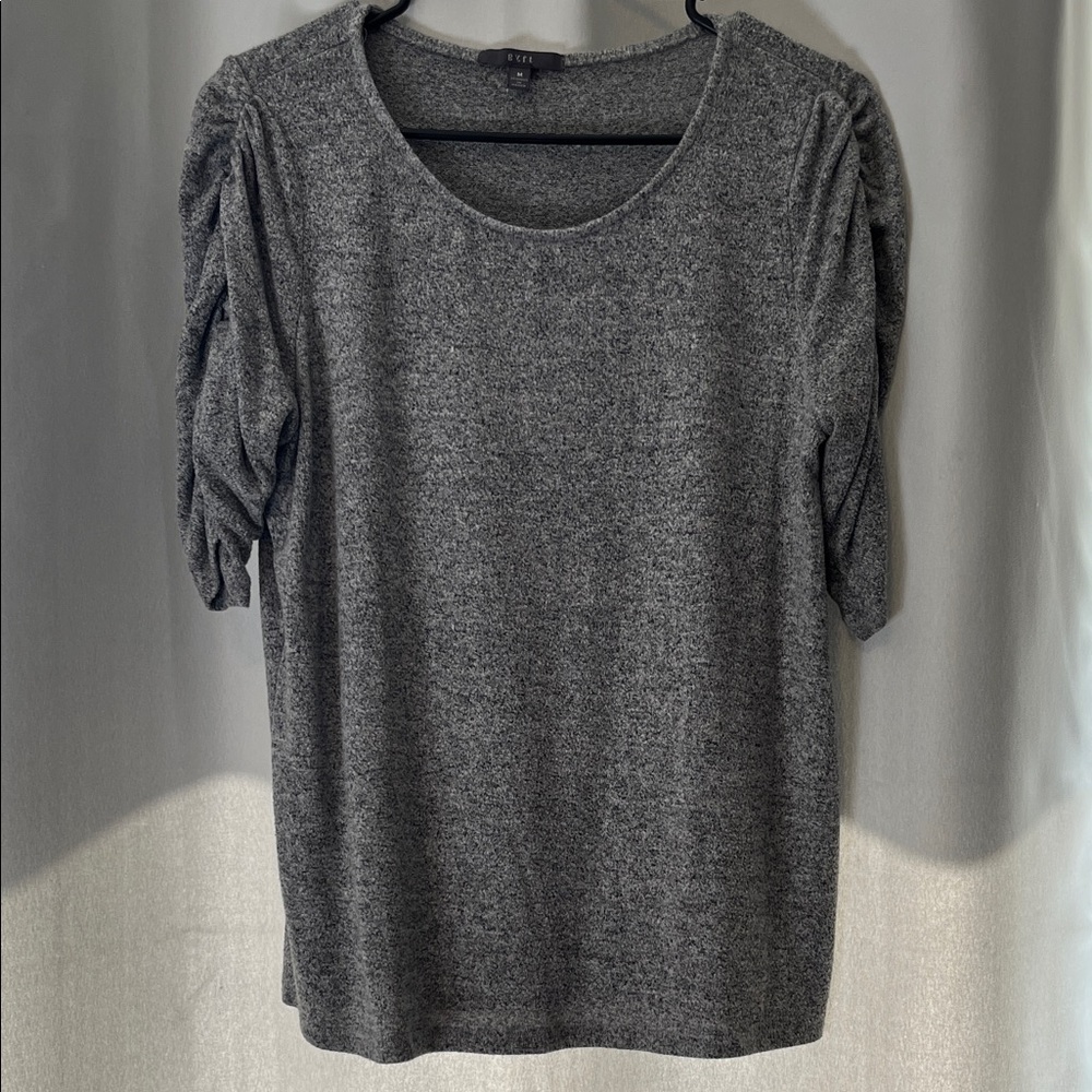 Soft Heather Gray Scoop Neck Tee with Ruched Short Sleeves